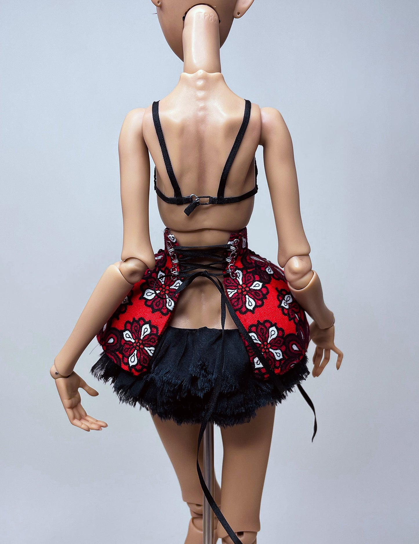 Corset/skirt in red with Swarovski crystals and appliqués